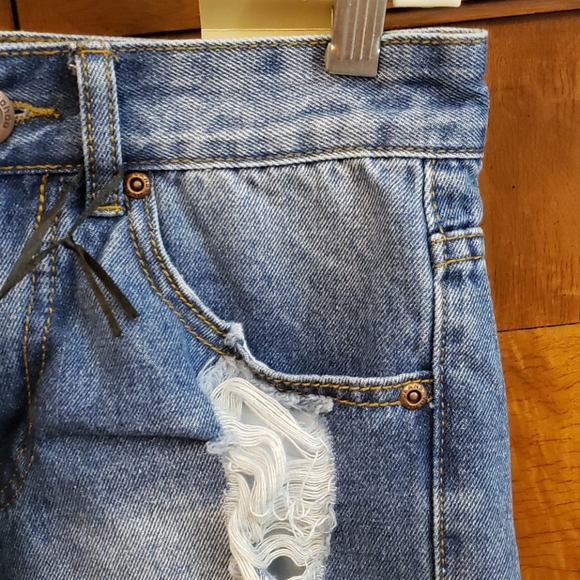 Mid Rise Frayed Hem Denim Booty Shorts SZ 4i - Picture 6 of 14